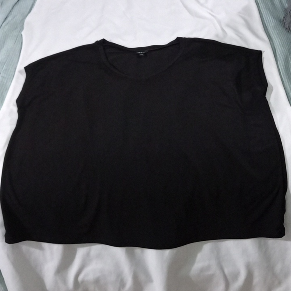 2/$20 Torrid sleeveless t shirt black size2x